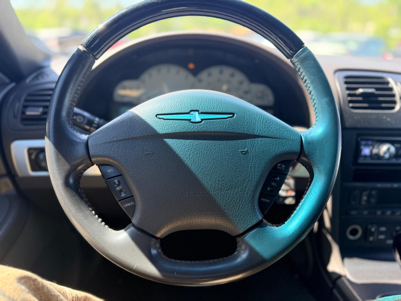 Ford Thunderbird Deluxe 2002