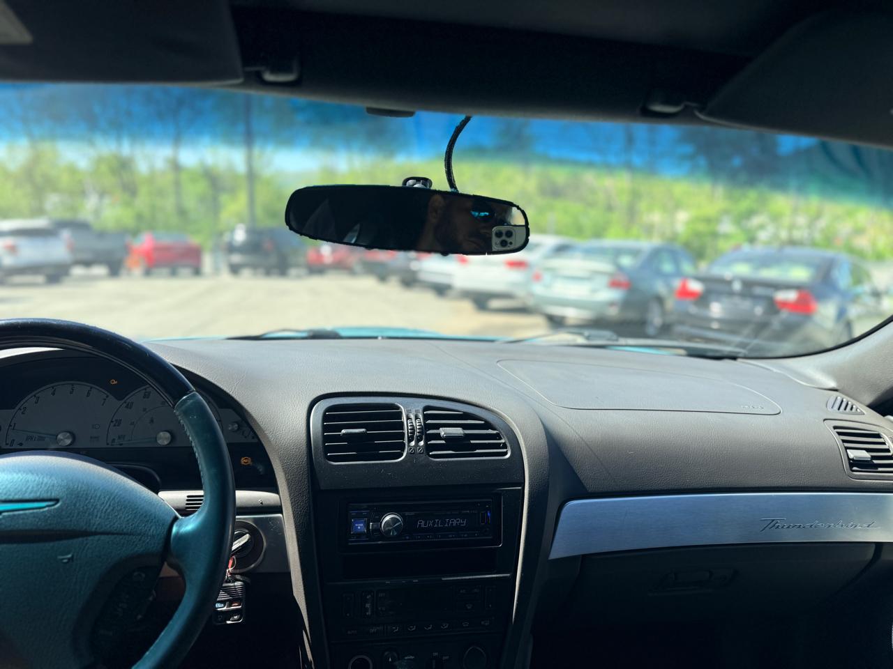 Ford Thunderbird Deluxe 2002