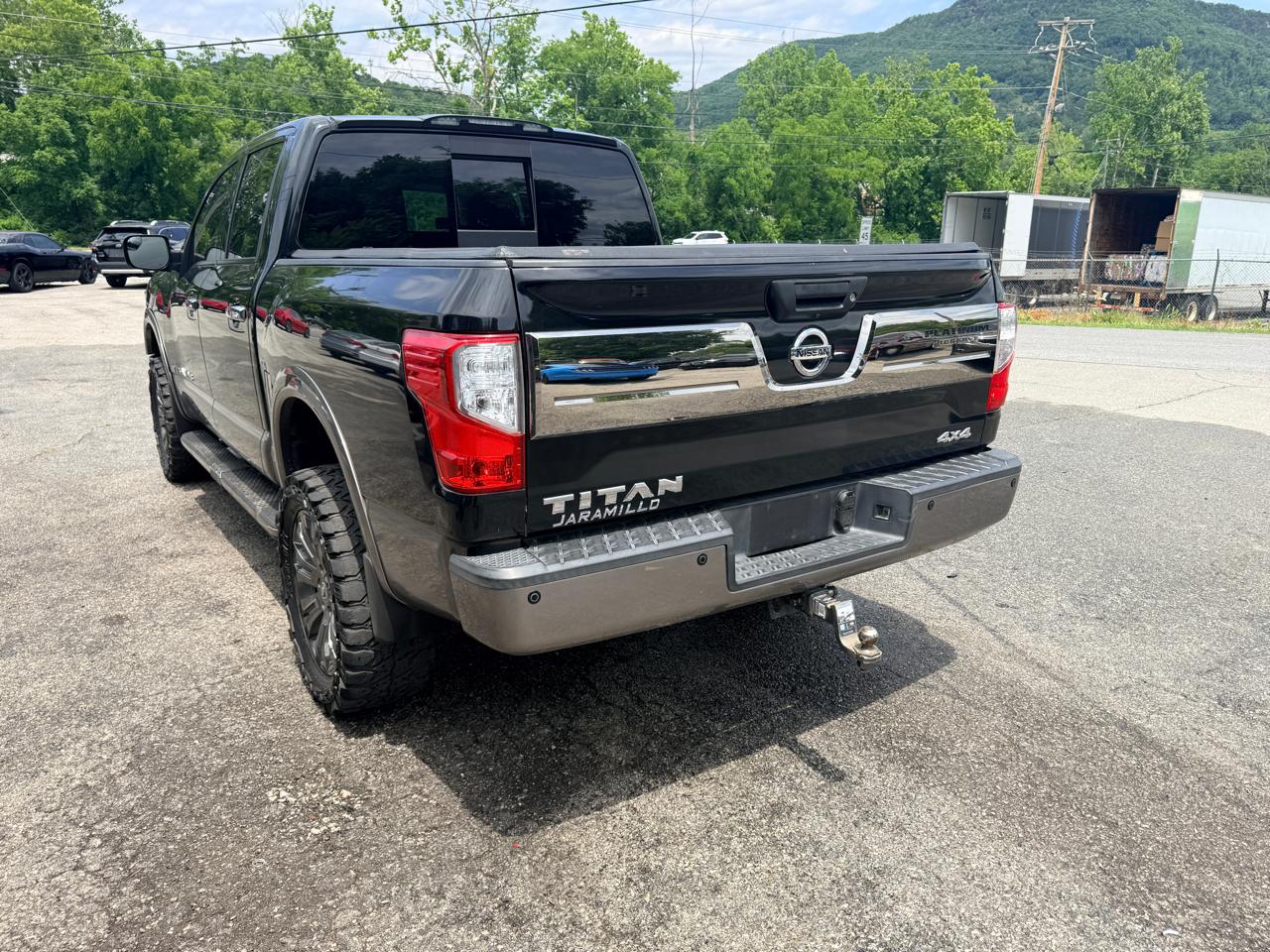 Nissan Titan Platinum Reserve Crew Cab 4WD 2018