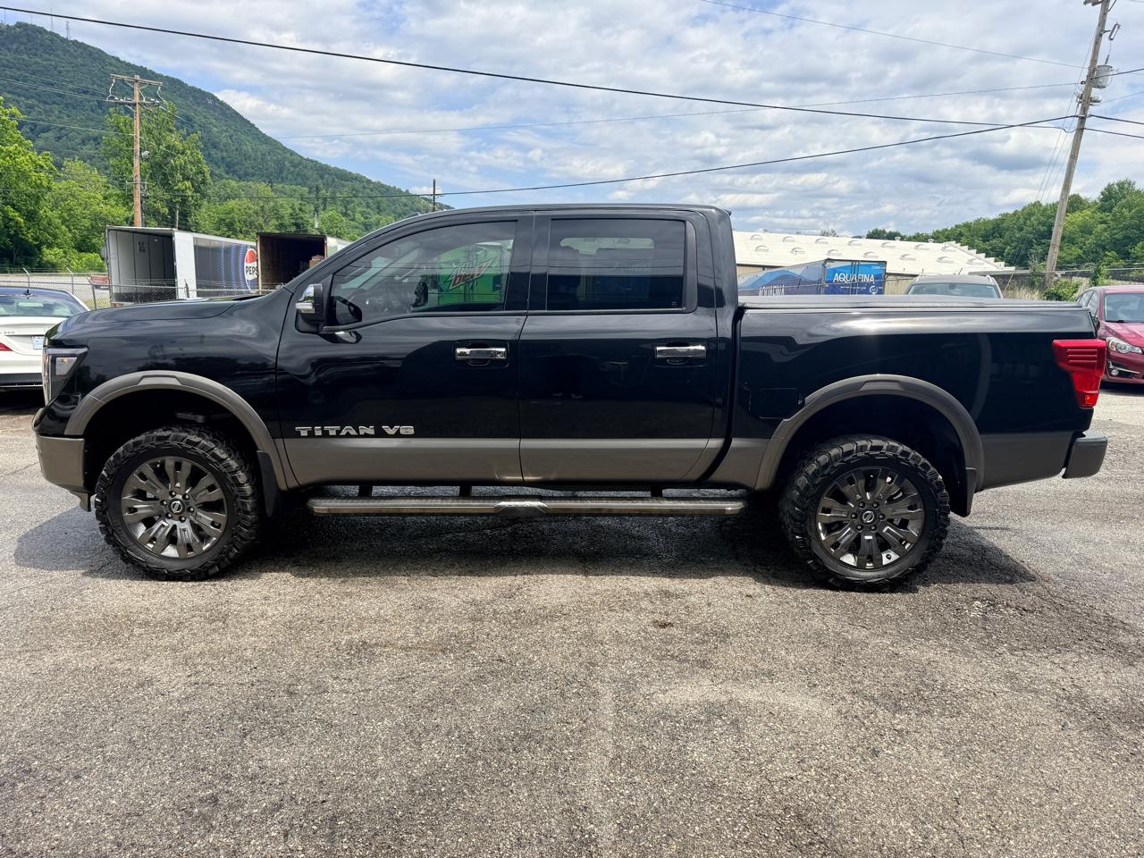 Nissan Titan Platinum Reserve Crew Cab 4WD 2018