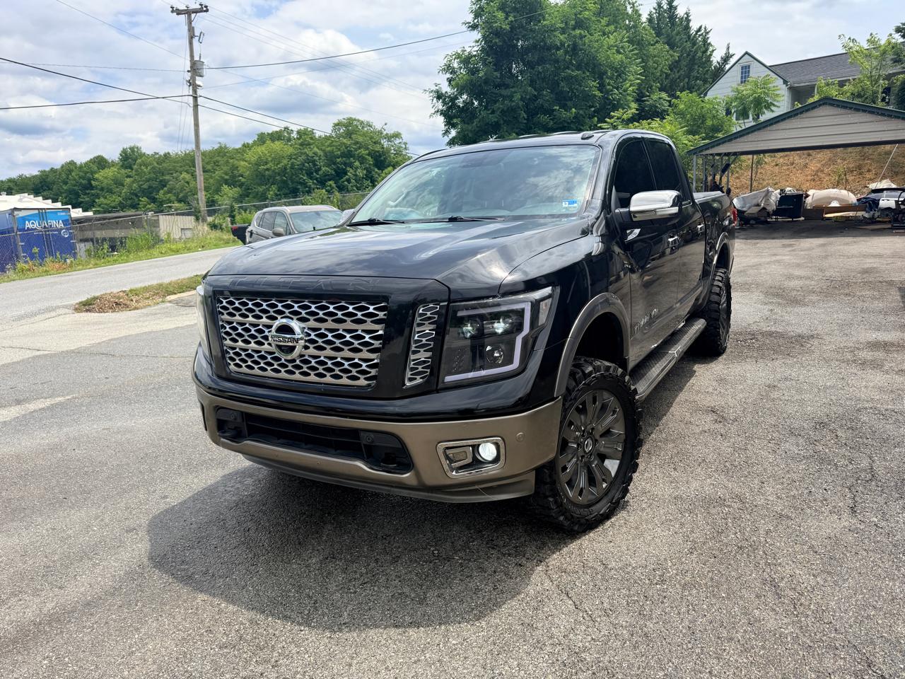 Nissan Titan Platinum Reserve Crew Cab 4WD 2018