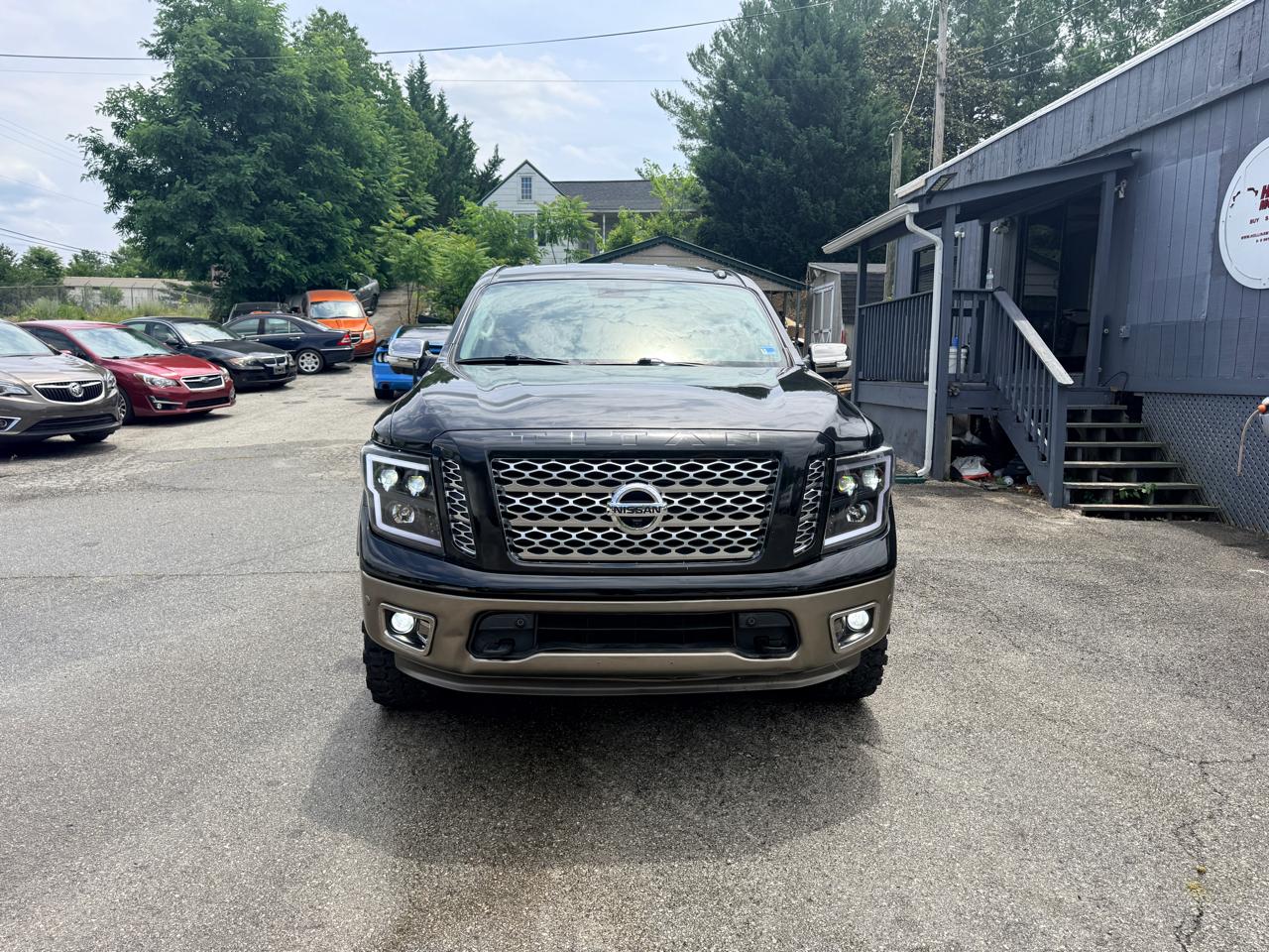 Nissan Titan Platinum Reserve Crew Cab 4WD 2018