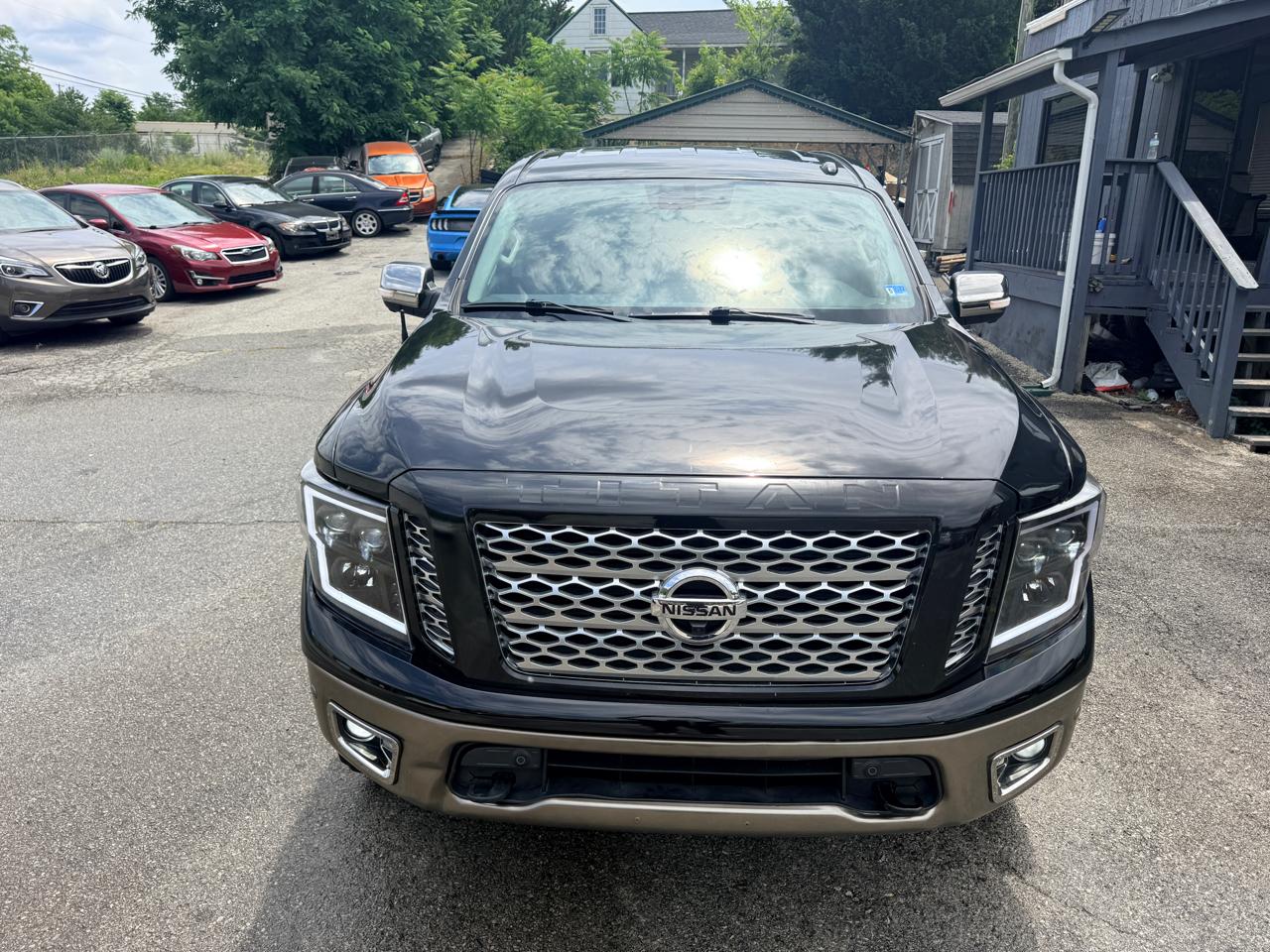 Nissan Titan Platinum Reserve Crew Cab 4WD 2018