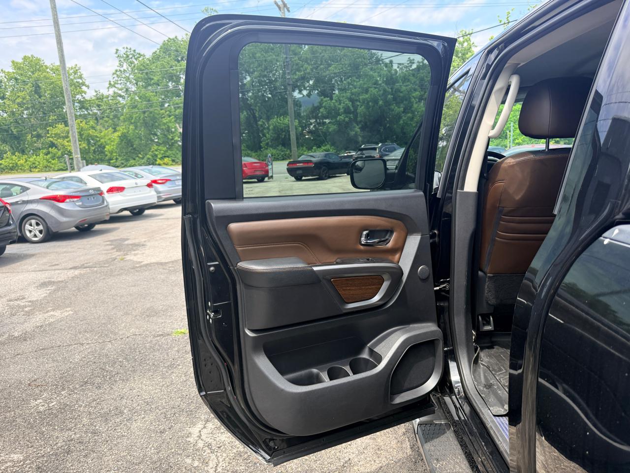 Nissan Titan Platinum Reserve Crew Cab 4WD 2018