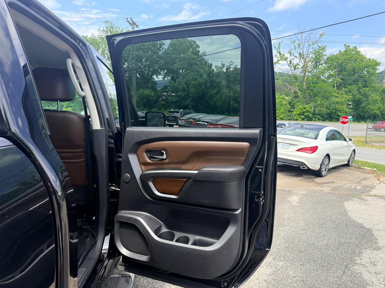 Nissan Titan Platinum Reserve Crew Cab 4WD 2018