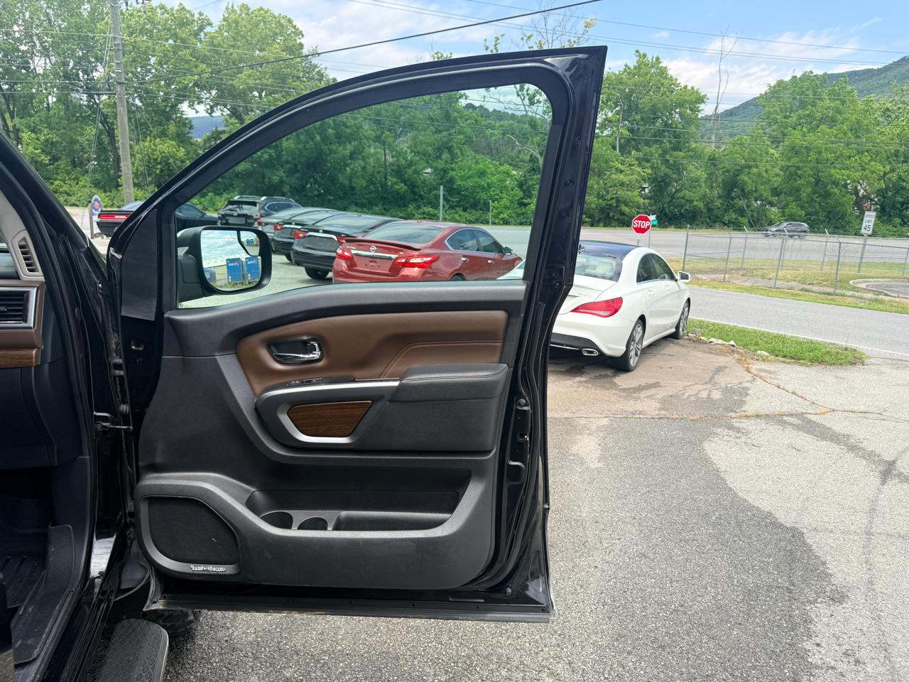 Nissan Titan Platinum Reserve Crew Cab 4WD 2018