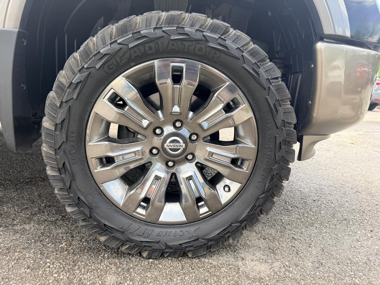 Nissan Titan Platinum Reserve Crew Cab 4WD 2018