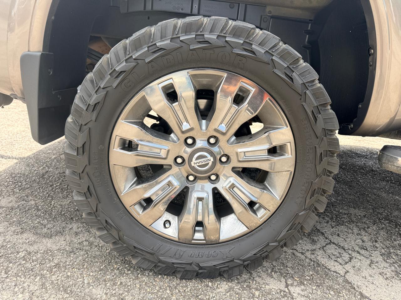 Nissan Titan Platinum Reserve Crew Cab 4WD 2018