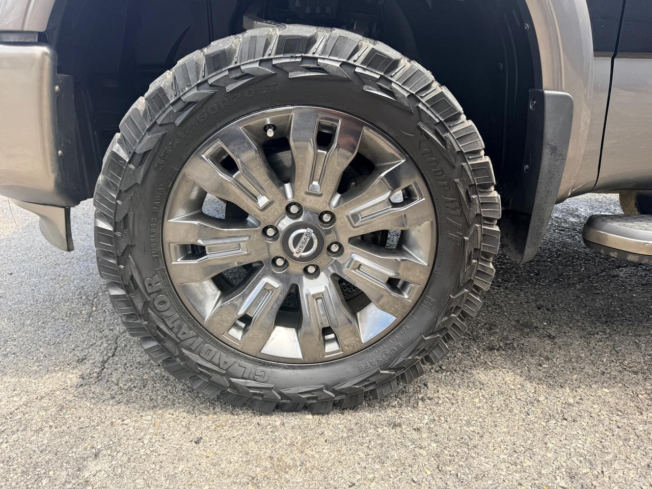 Nissan Titan Platinum Reserve Crew Cab 4WD 2018