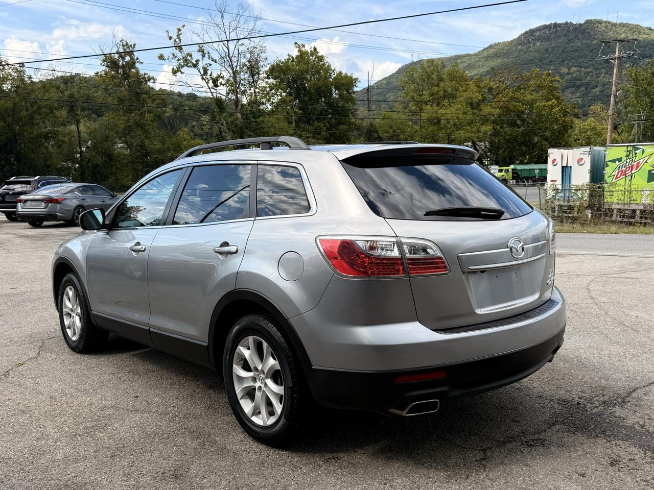 Mazda CX-9 FWD 4dr Touring 2011