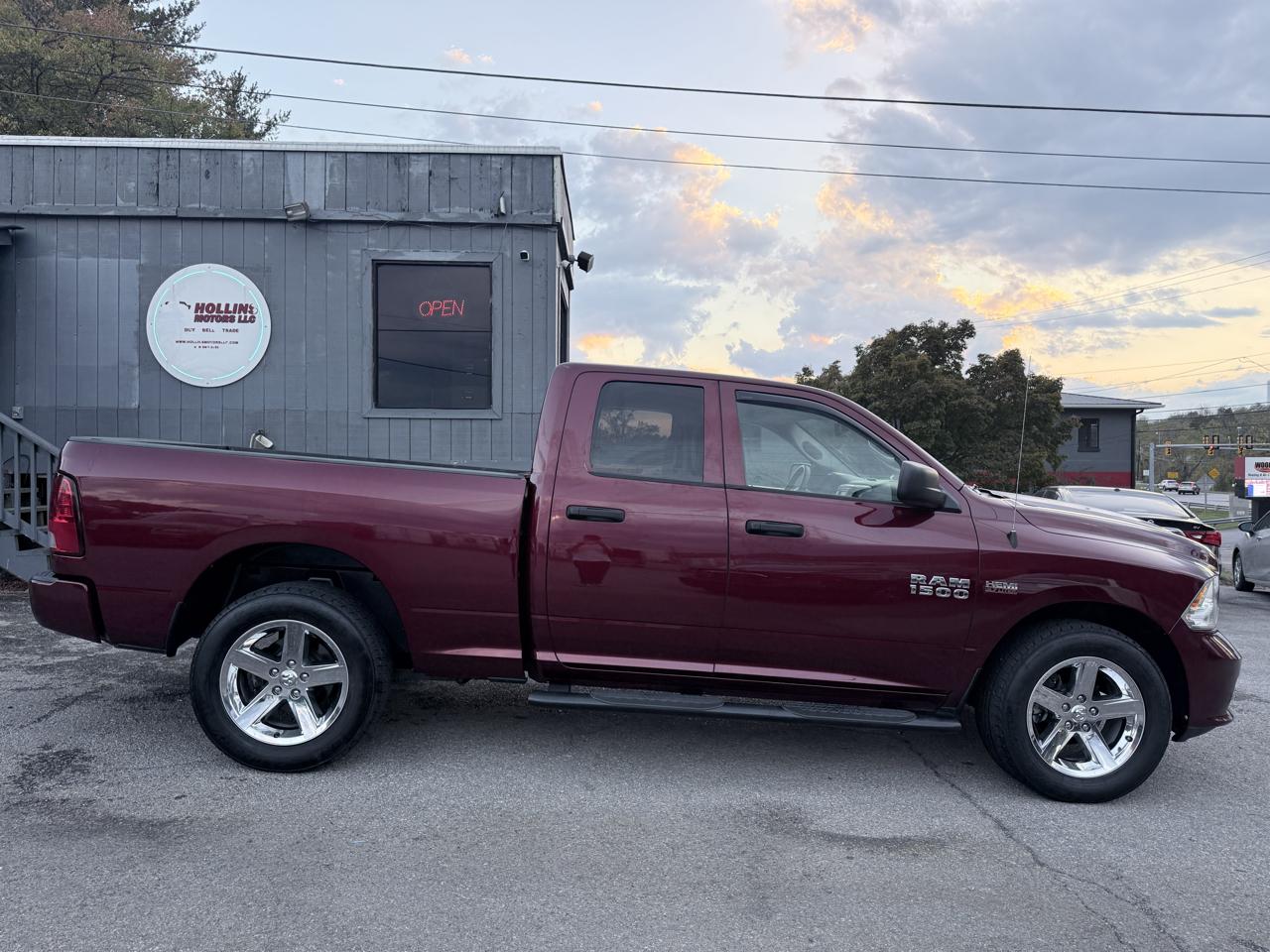 RAM 1500 4WD Quad Cab 140.5" ST 2016