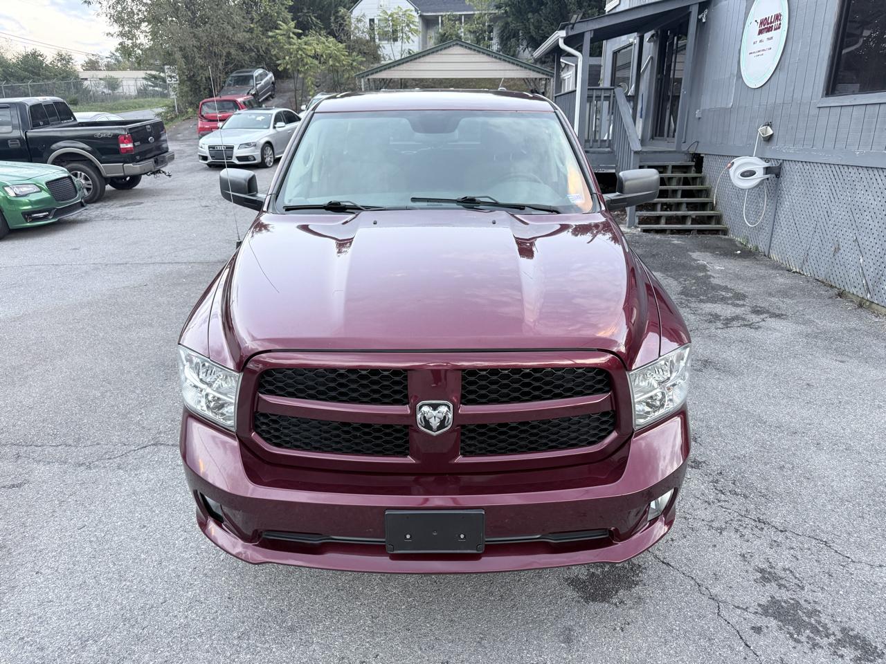RAM 1500 4WD Quad Cab 140.5" ST 2016