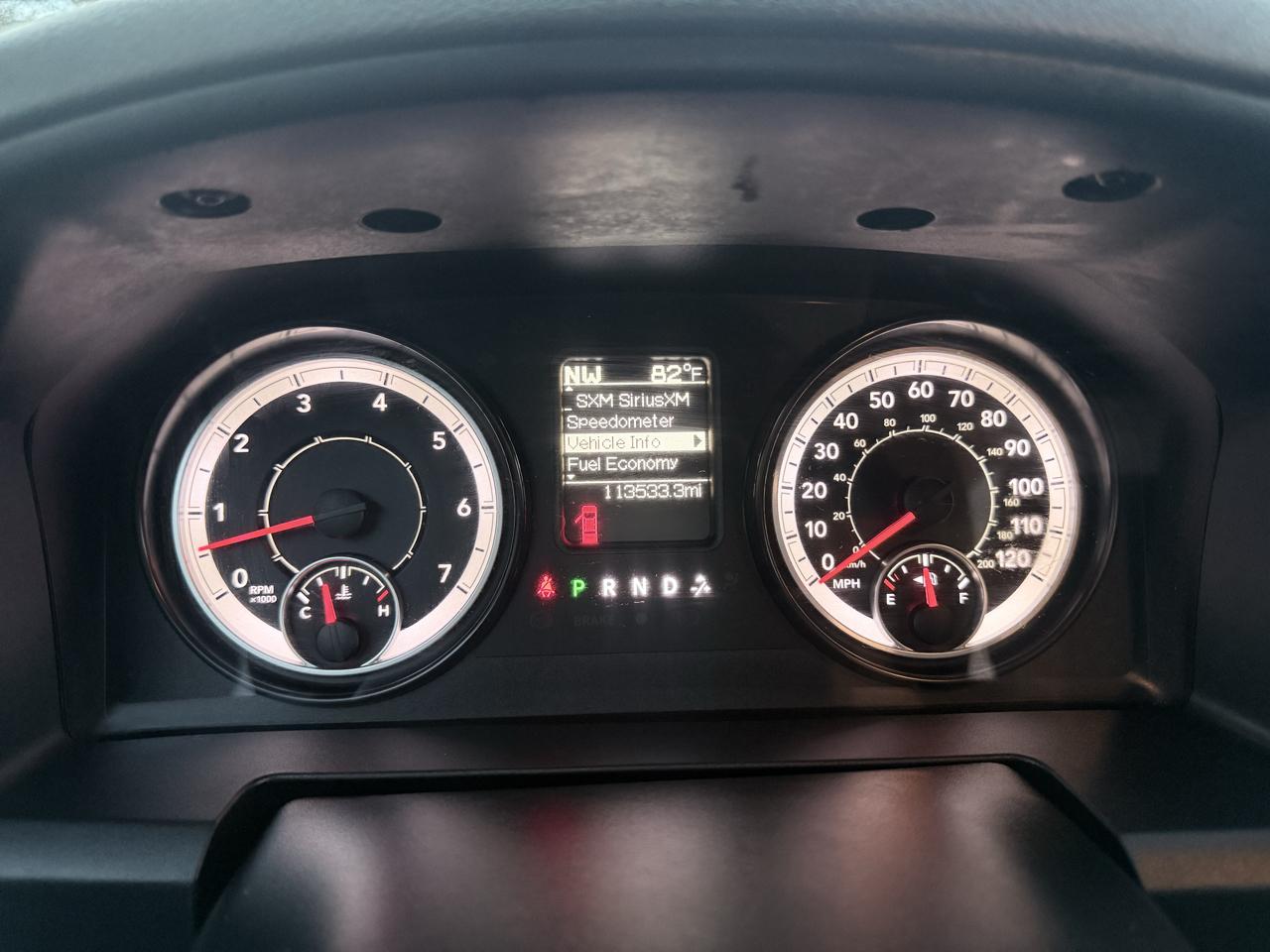 RAM 1500 4WD Quad Cab 140.5" ST 2016