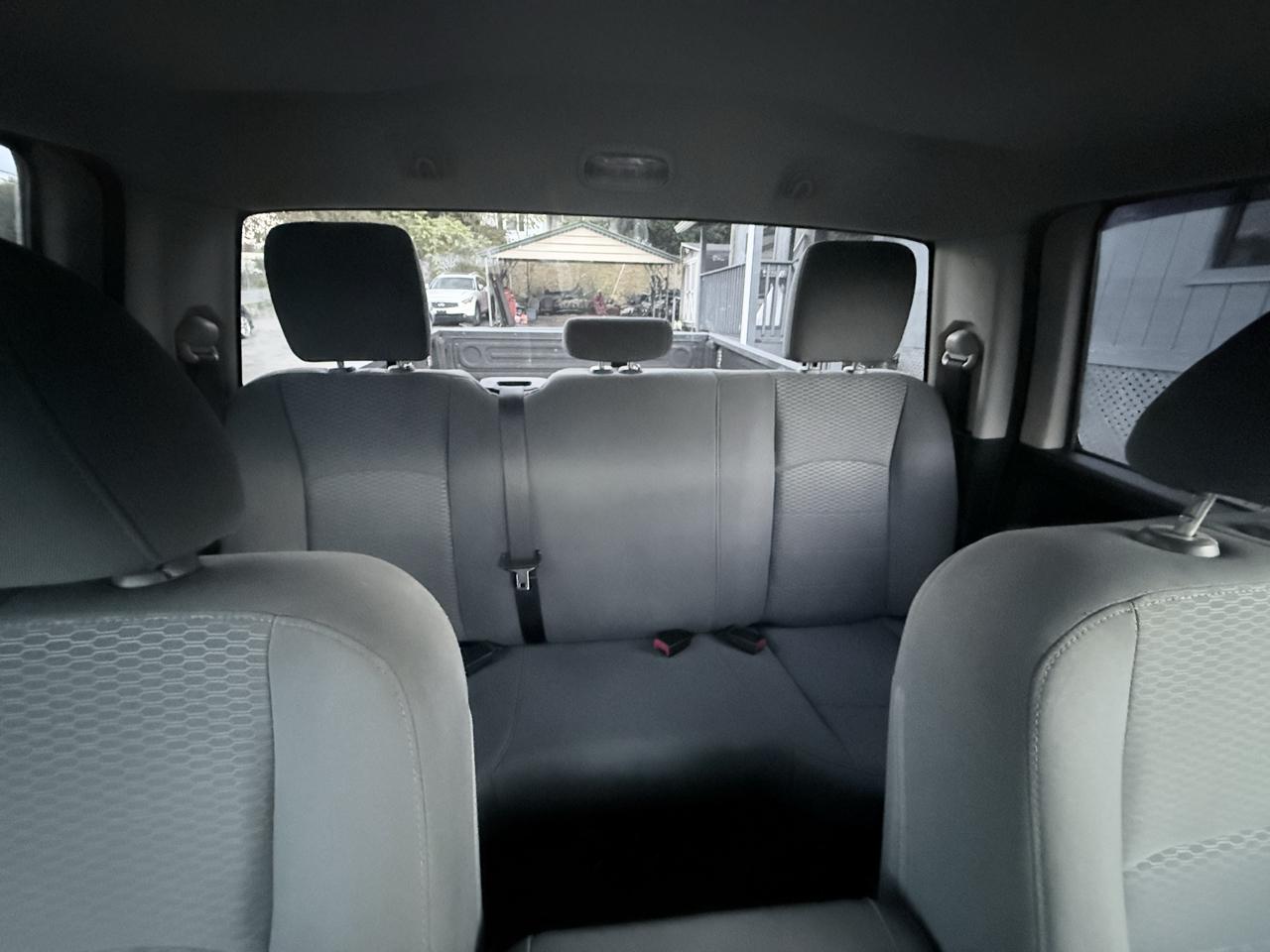 RAM 1500 4WD Quad Cab 140.5" ST 2016