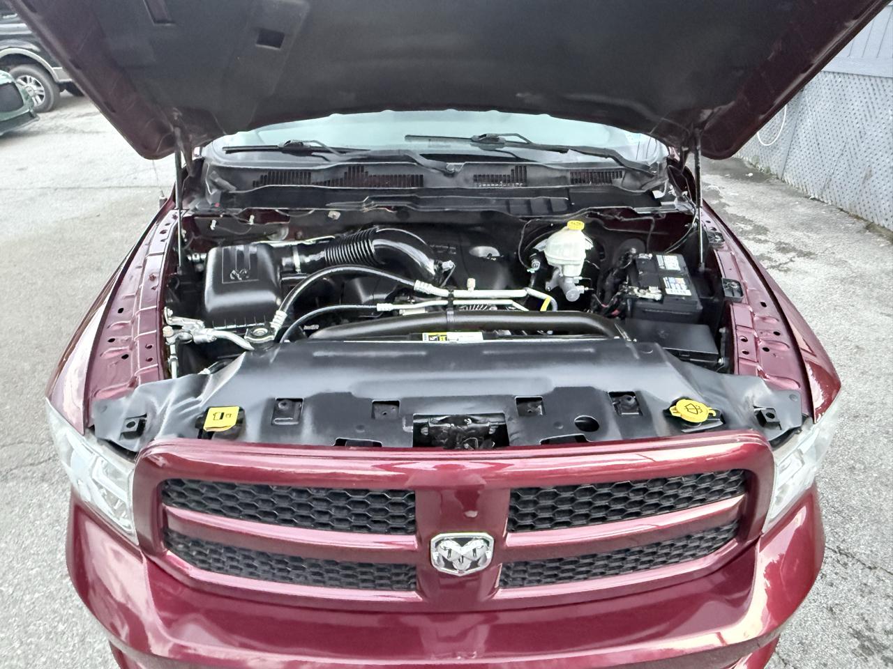 RAM 1500 4WD Quad Cab 140.5" ST 2016