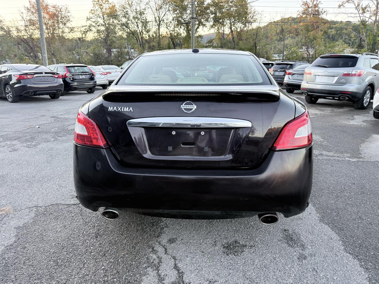 Nissan Maxima SV 2011