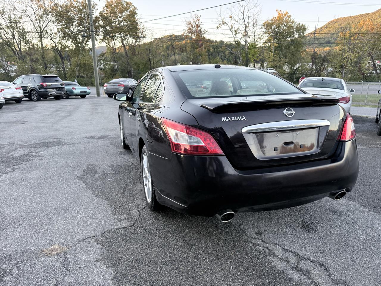 Nissan Maxima SV 2011