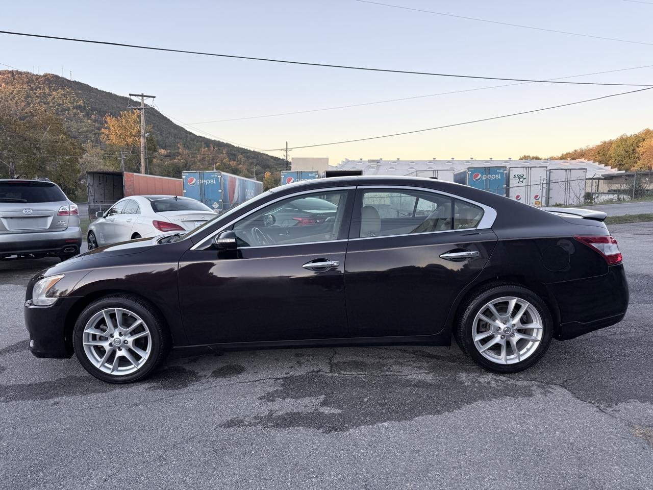 Nissan Maxima SV 2011