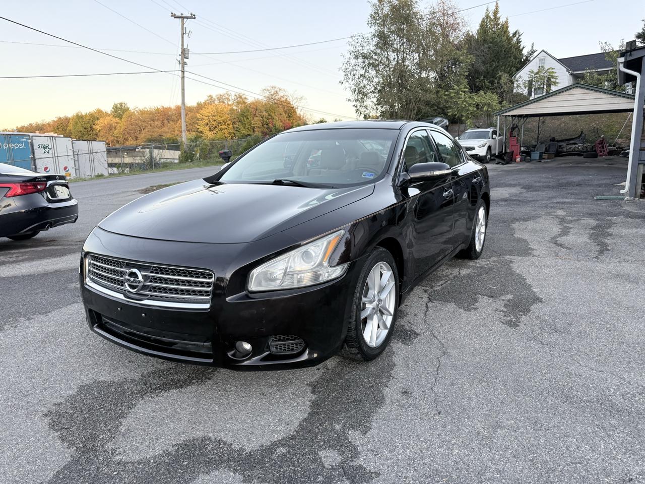 Nissan Maxima SV 2011