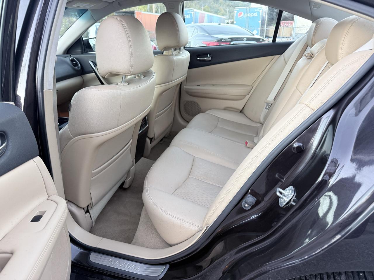 Nissan Maxima SV 2011