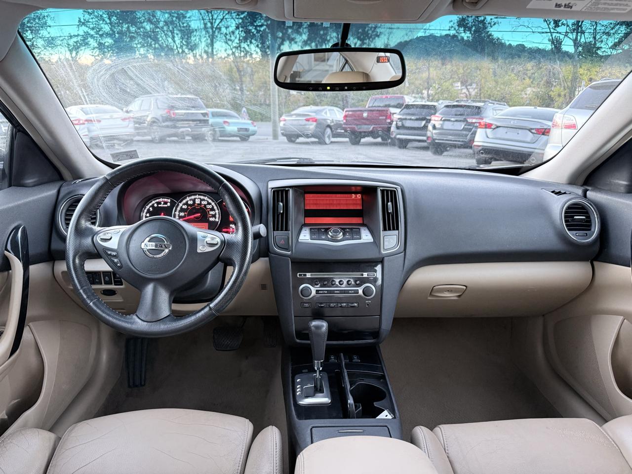 Nissan Maxima SV 2011
