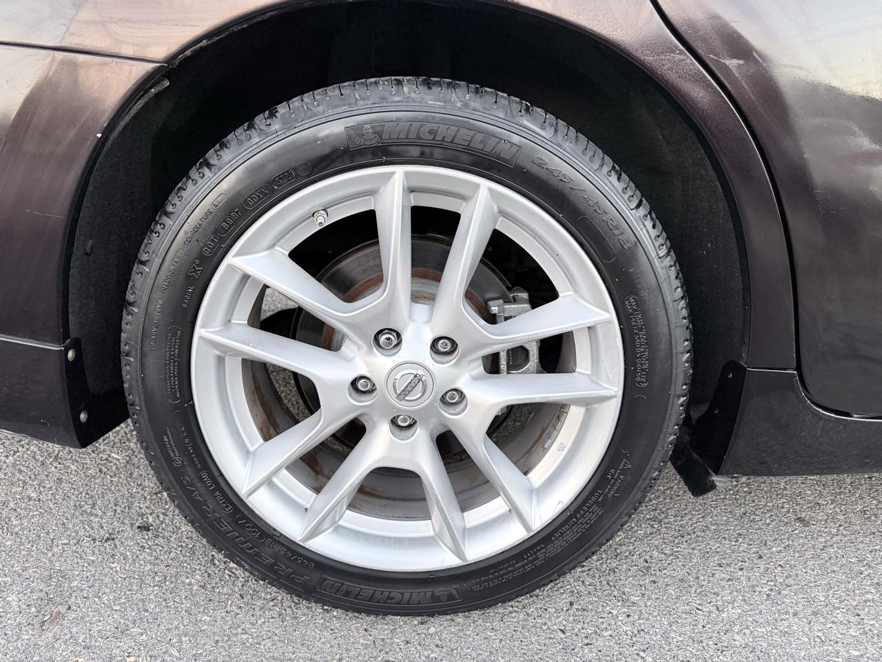 Nissan Maxima SV 2011