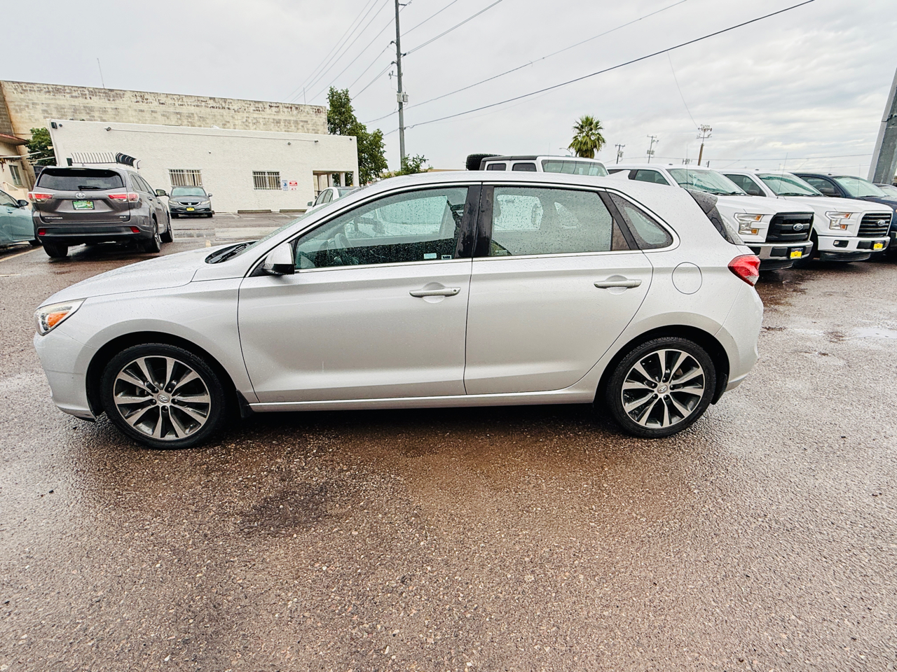 Hyundai Elantra GT  2018 Hyundai Elantra GT  2018