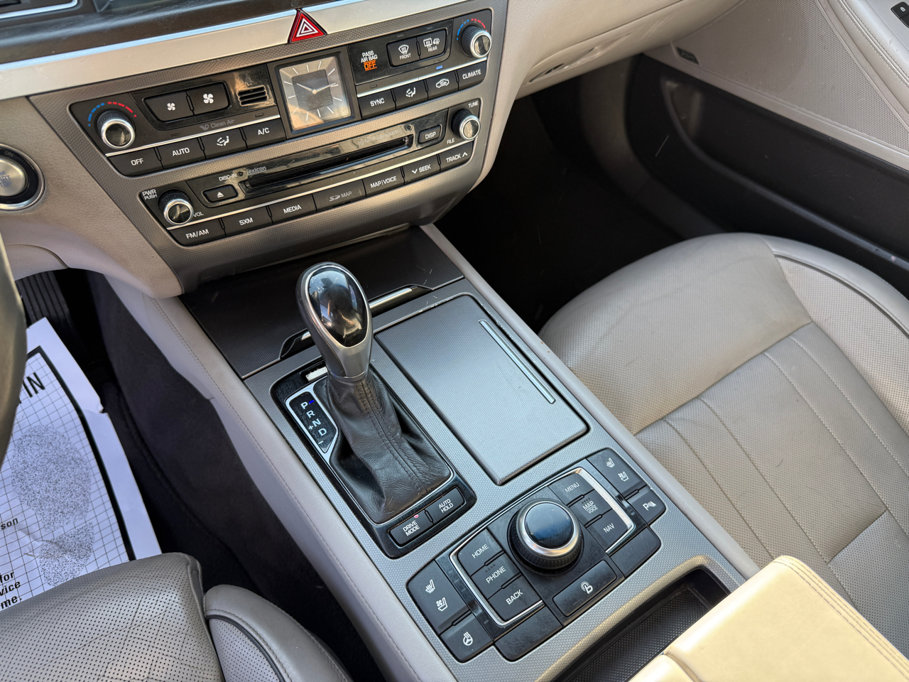 Hyundai Genesis  2016 Hyundai Genesis  2016