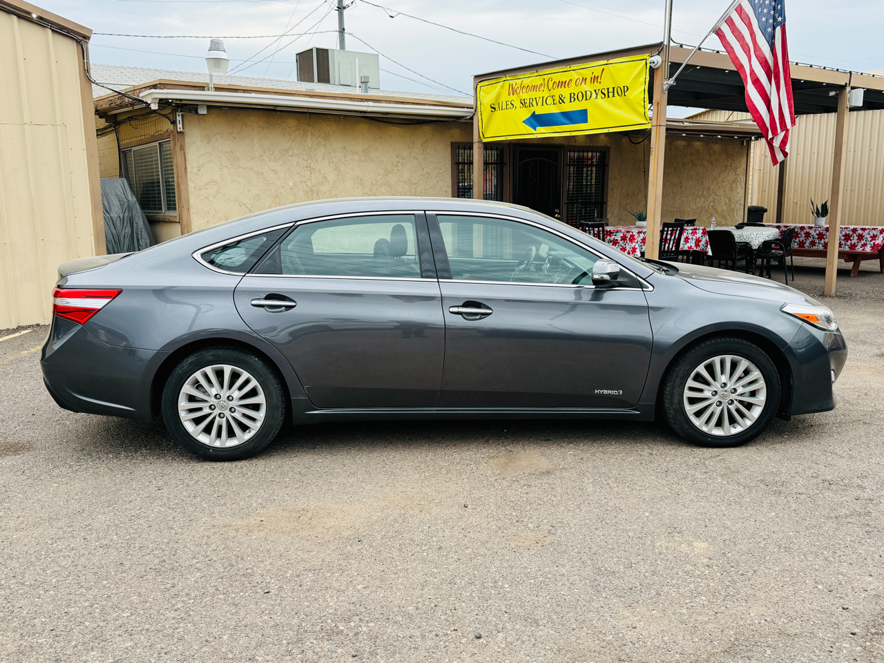 Toyota Avalon Hybrid  2014