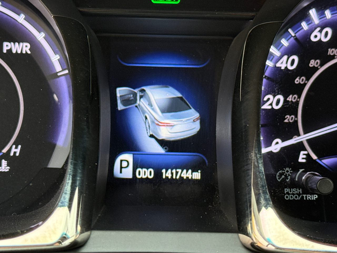 Toyota Avalon Hybrid  2014