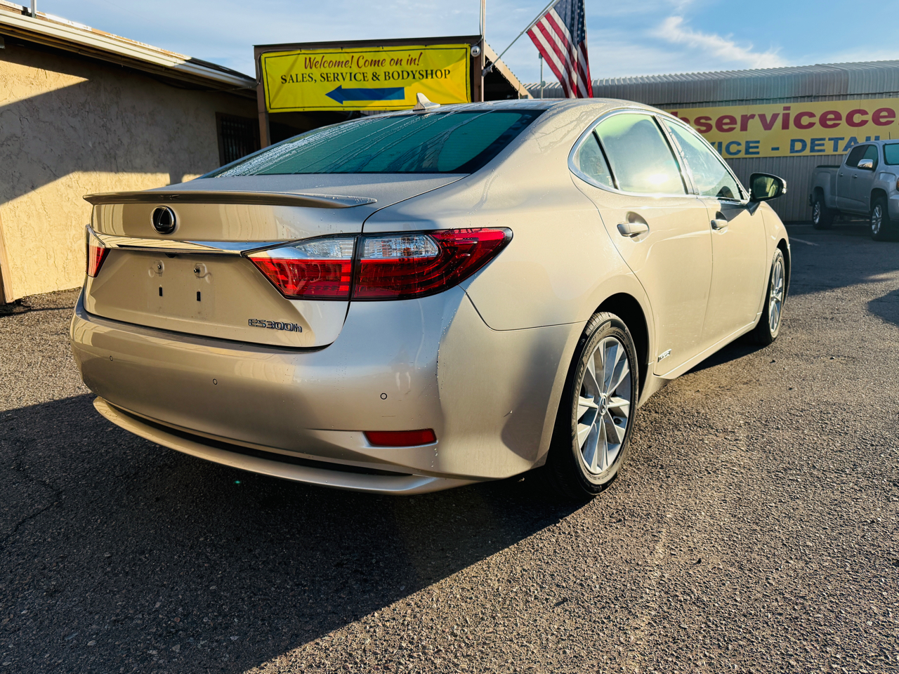 Lexus ES 300h  2013