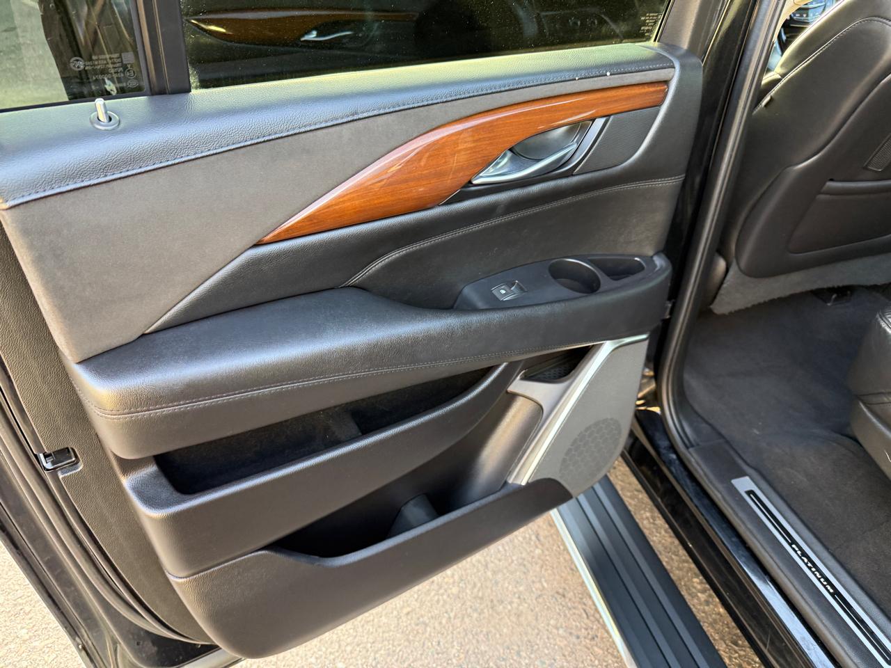 Cadillac Escalade  2016