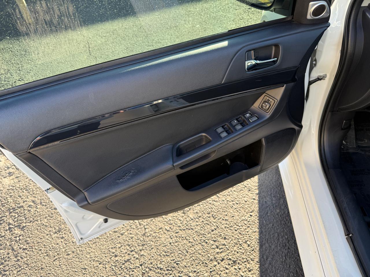 Mitsubishi Lancer  2012