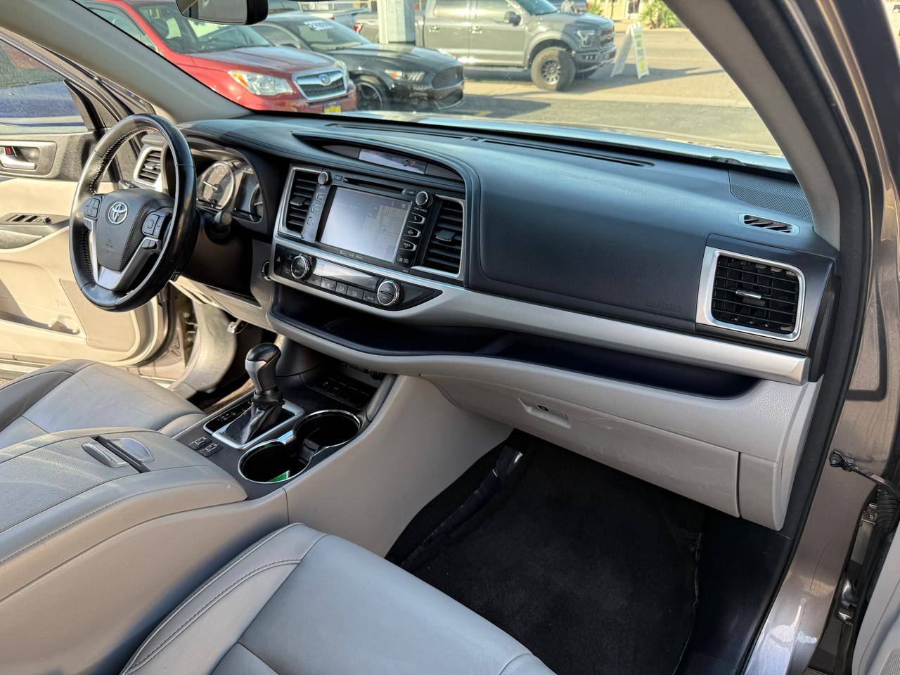 Toyota Highlander  2017