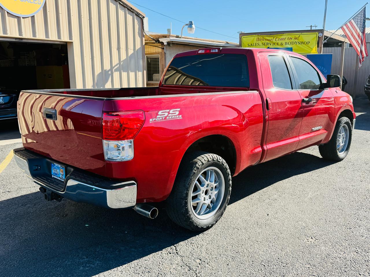 Toyota Tundra  2011