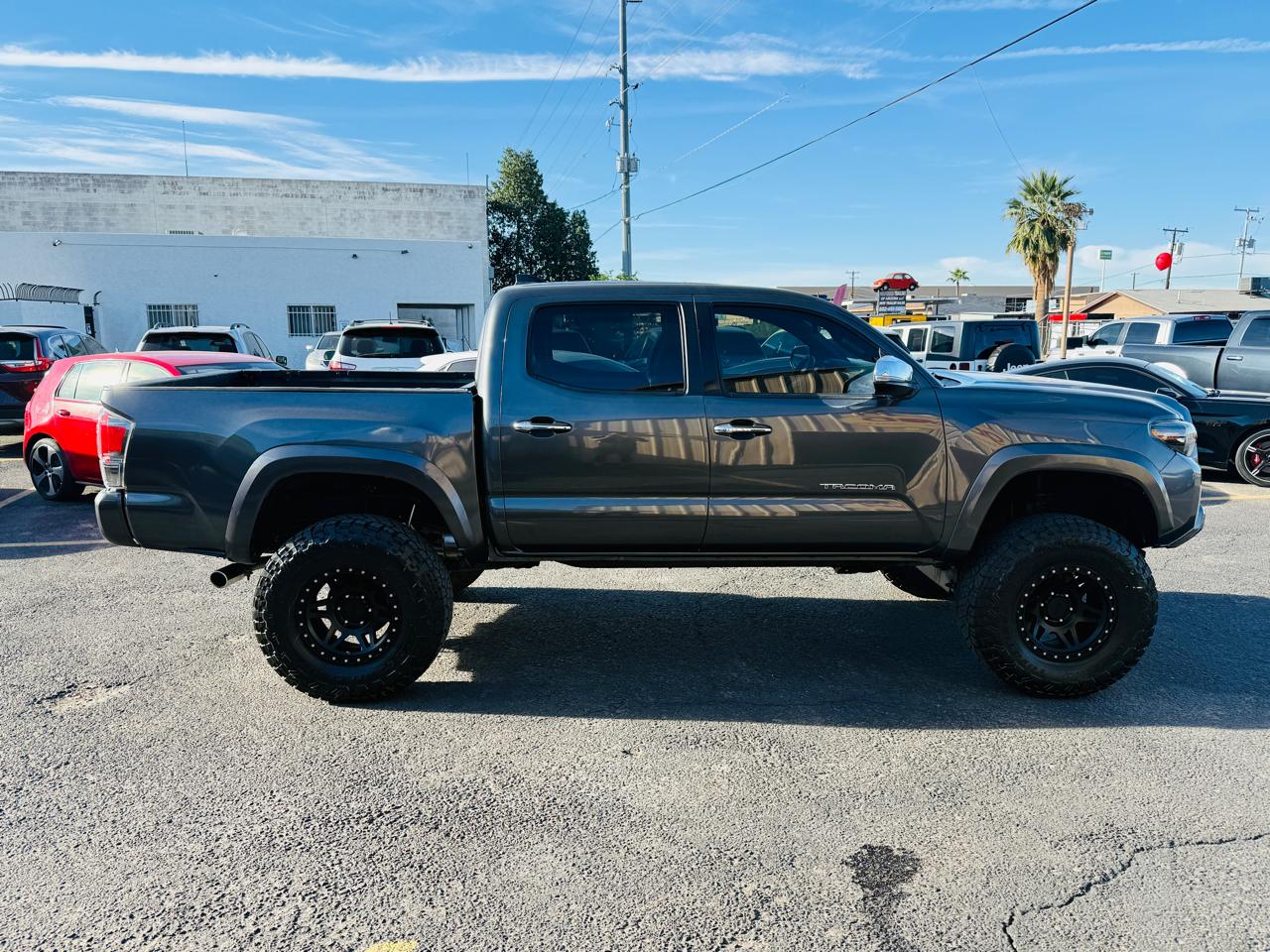 Toyota Tacoma  2018