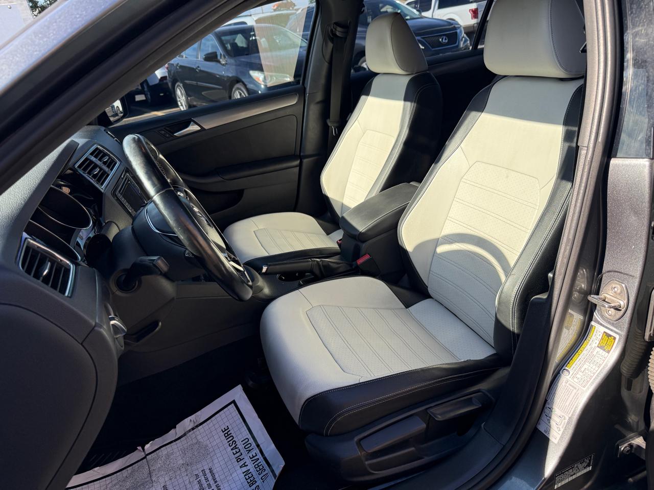 Volkswagen Jetta  2017