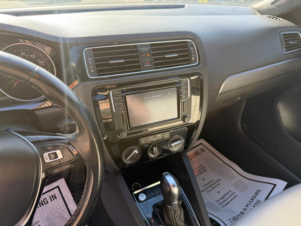 Volkswagen Jetta  2017