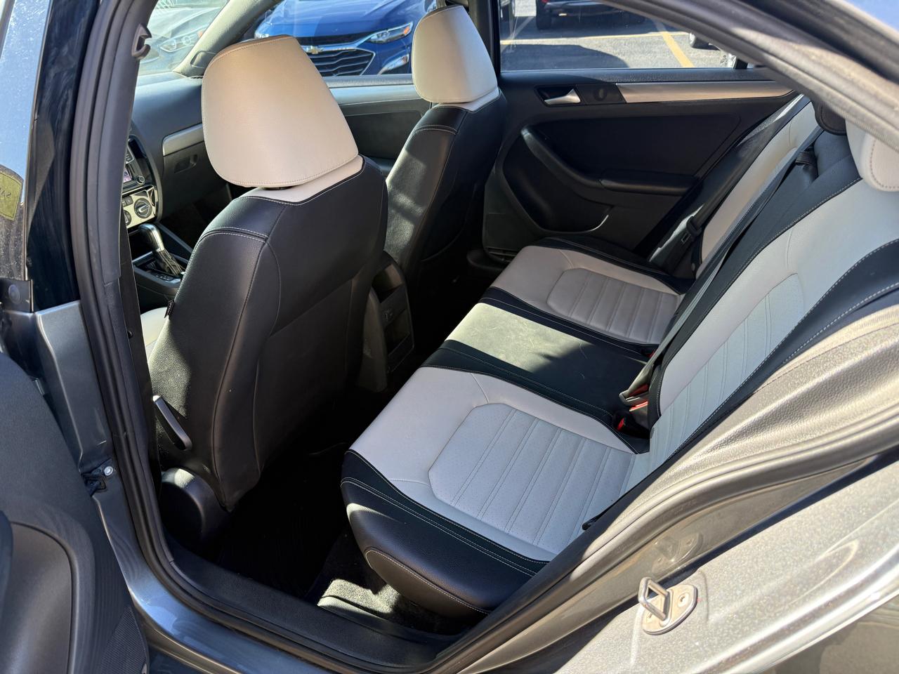 Volkswagen Jetta  2017