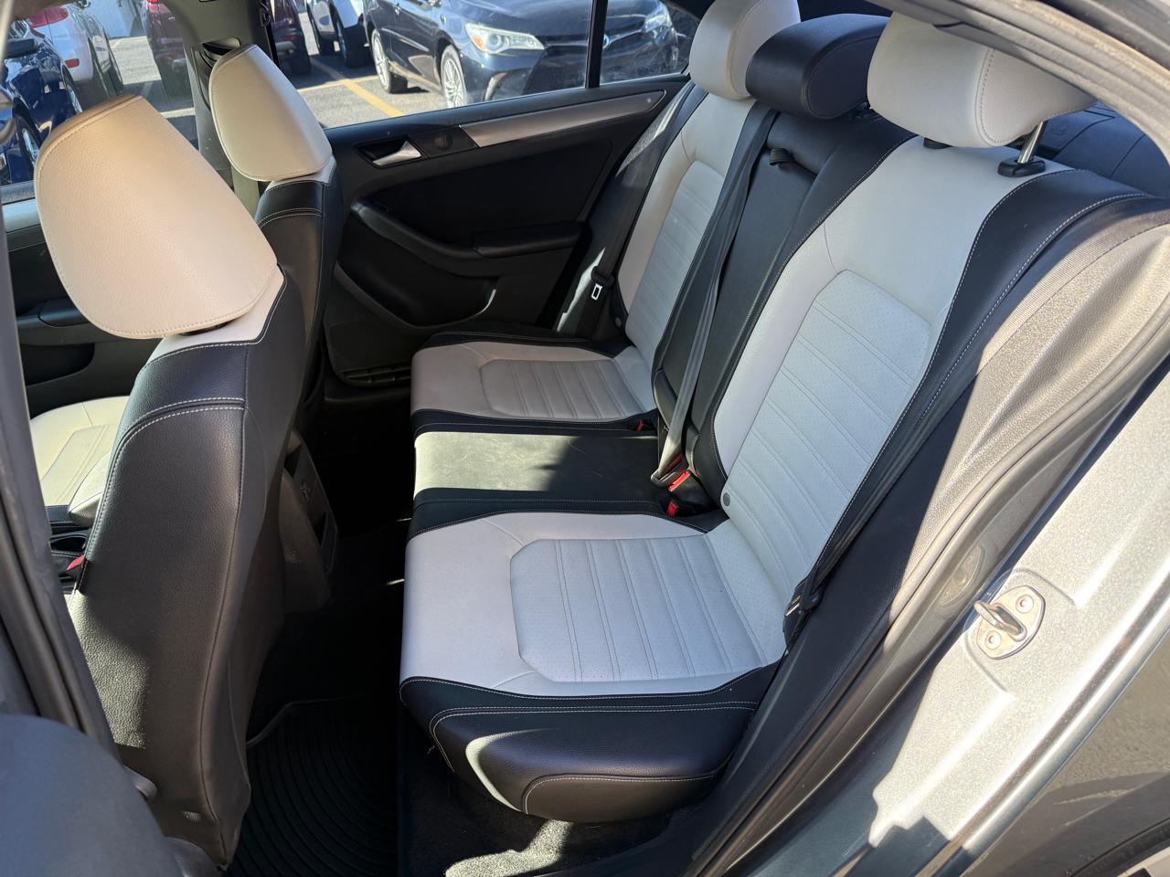 Volkswagen Jetta  2017