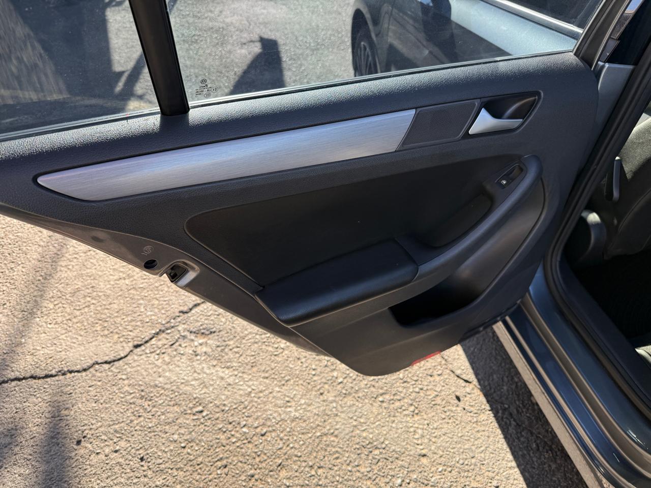 Volkswagen Jetta  2017