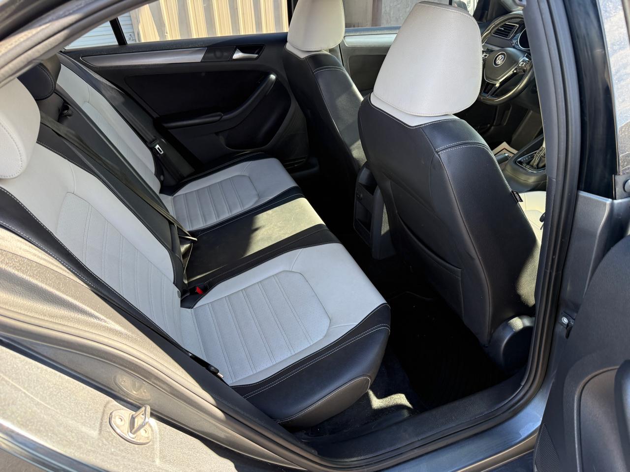 Volkswagen Jetta  2017