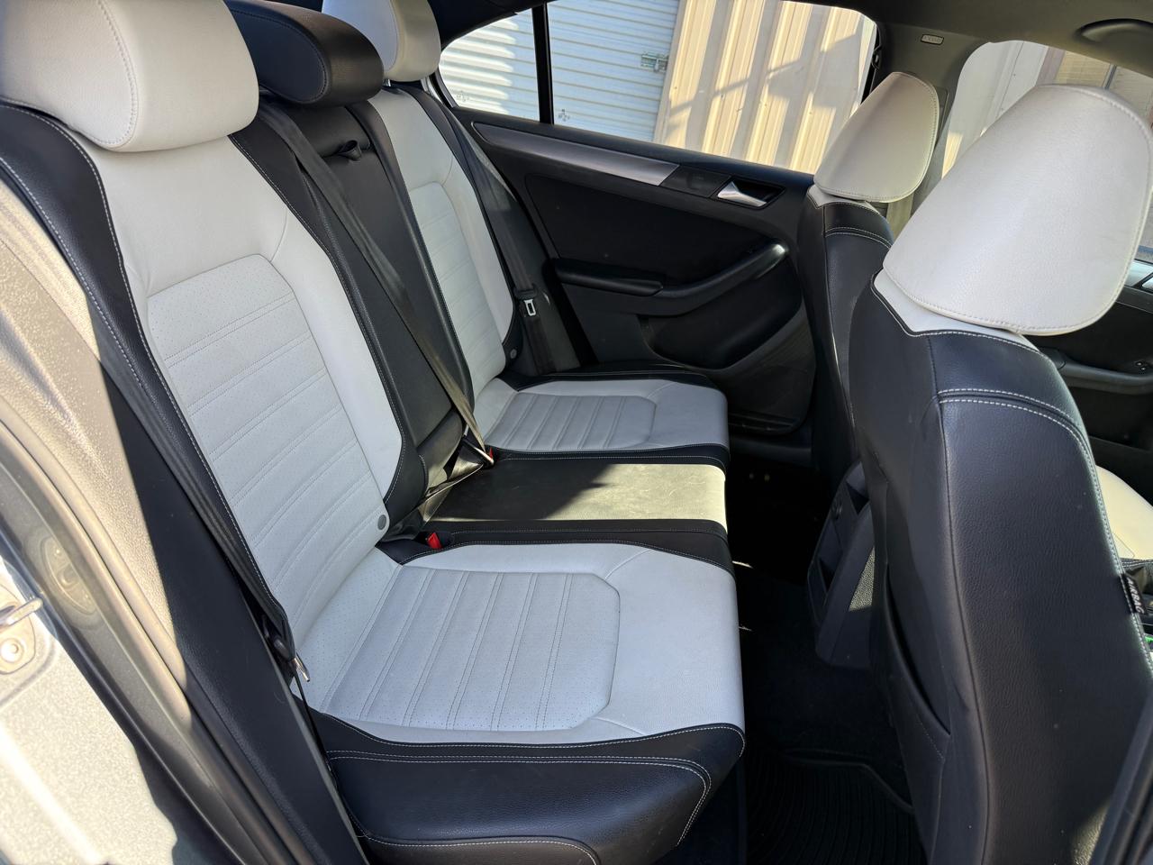 Volkswagen Jetta  2017