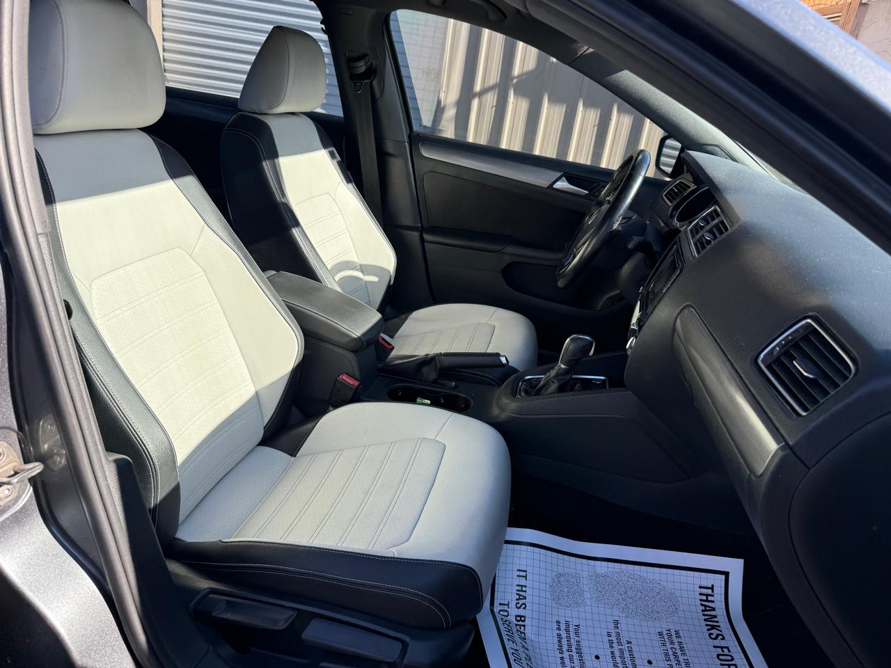 Volkswagen Jetta  2017