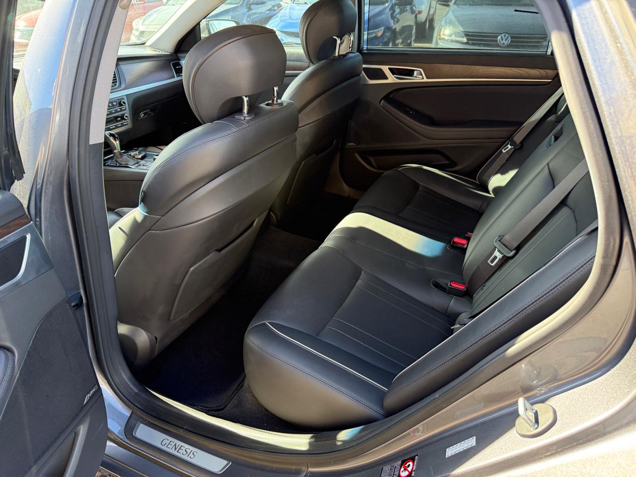 Hyundai Genesis  2016
