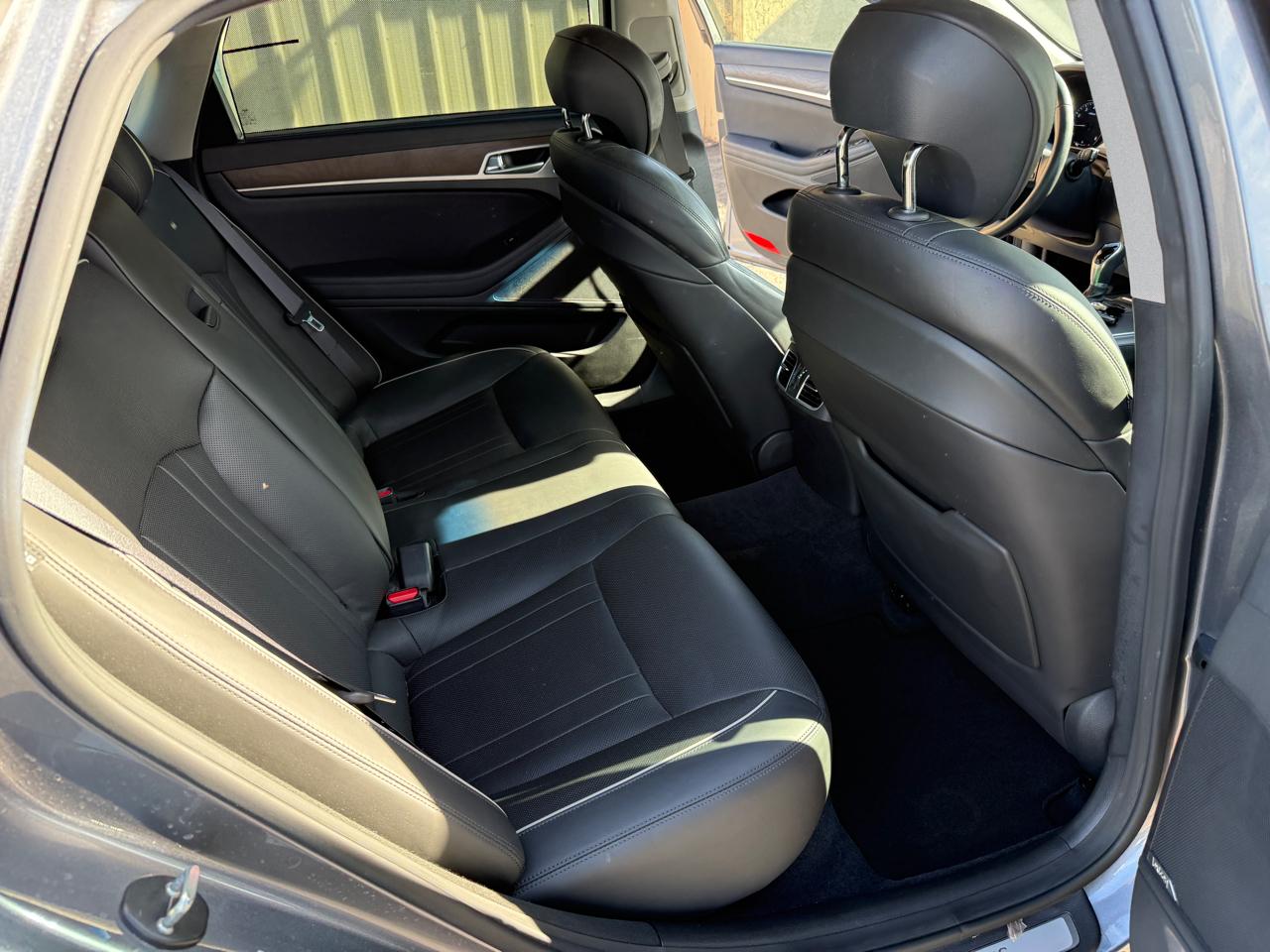Hyundai Genesis  2016