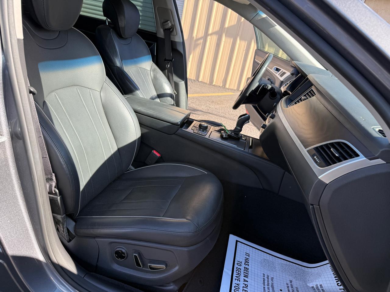 Hyundai Genesis  2016