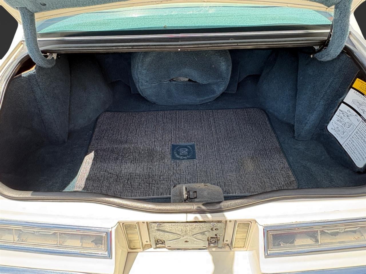 1985 Cadillac Seville - Photo 24