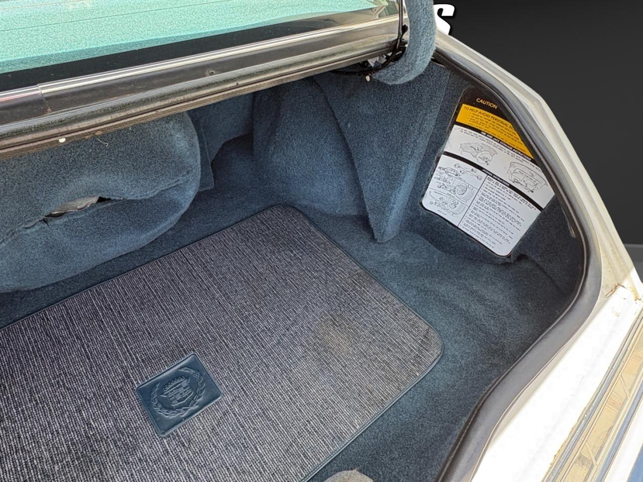1985 Cadillac Seville - Photo 28