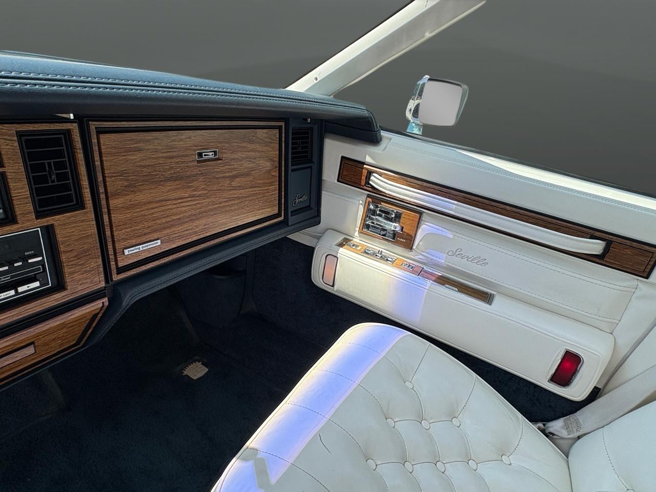 1985 Cadillac Seville - Photo 44